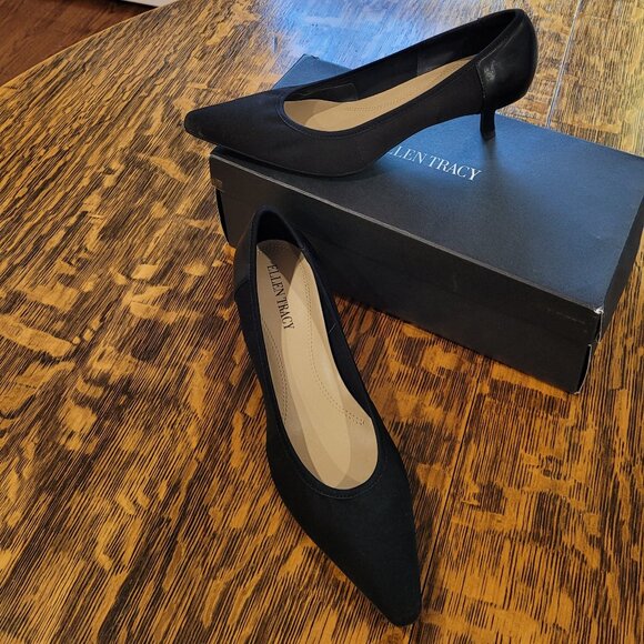Like New Ellen Tracy Women's Black Low Heels Pumps shoes. Size 7. - Picture 2 of 9